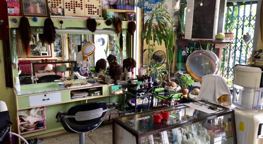 ロッブリー Kannaree Massage and Homestay (big room) 3つ星 ゲストハウス ロビー