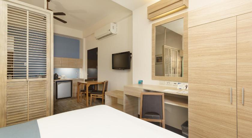 Image of 1 Queen Bed, Suite, Non-Smoking 9