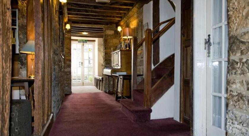 Mullions Guest House — Hotel in Street