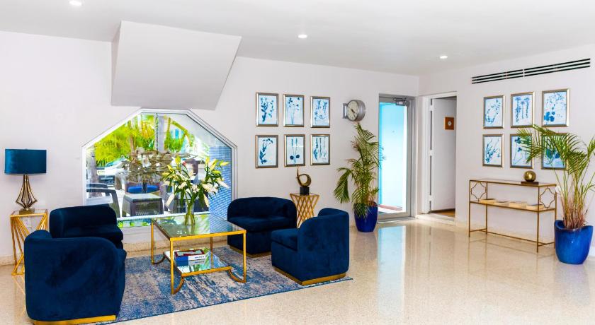 Aqua Hotel & Suites photo