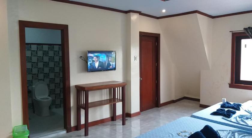 Image of Superior Family Room 1