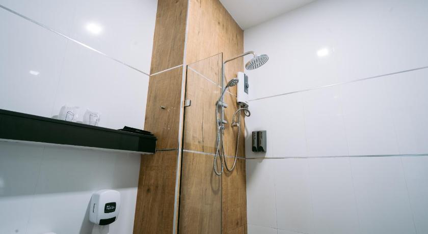 Image of Executive Double Bed 17