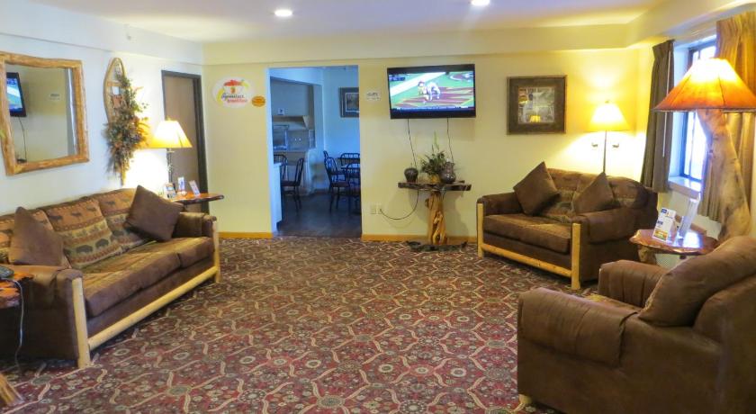Super 8 By Wyndham Bridgeview Of Mackinaw City photo
