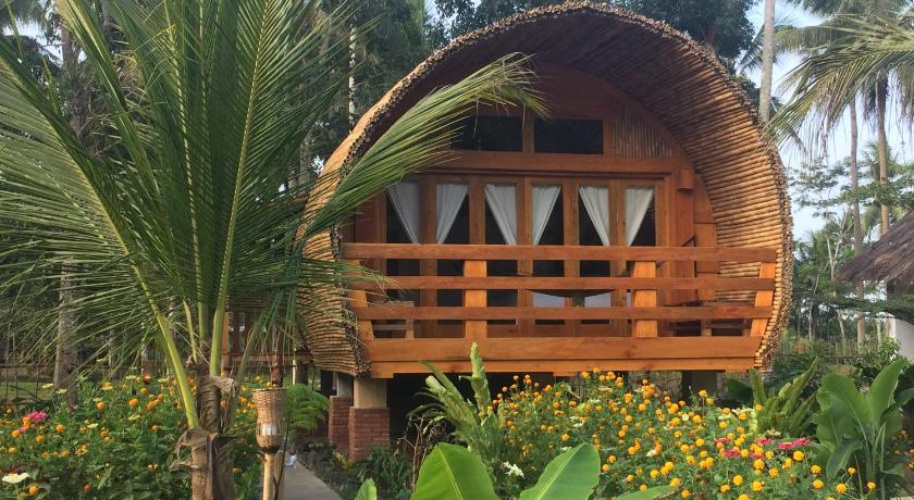 Lagoona Beach Bungalows-Batukaras
