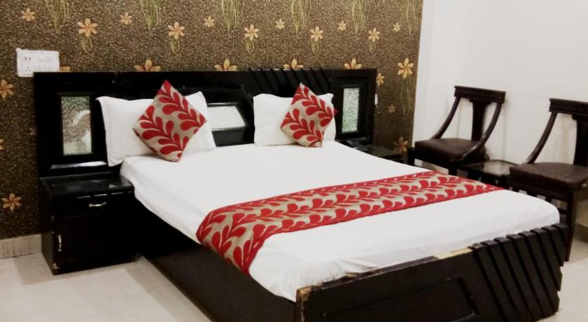 Parkside Navjyoti Hotel photo