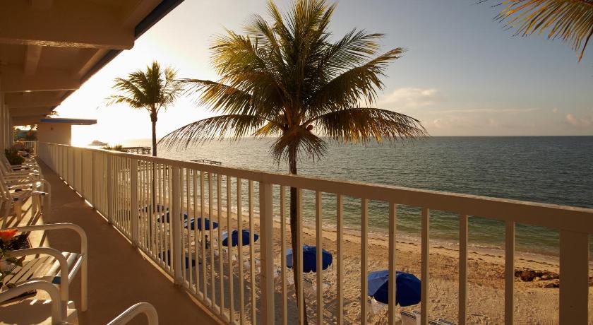 マラソン (FL) Glunz Ocean Beach Hotel and Resort 4つ星 宿泊施設 外観