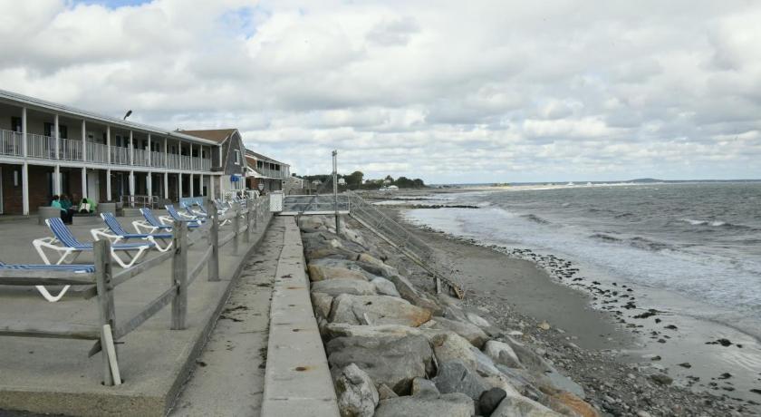 Pilgrim Sands hotel on Long Beach