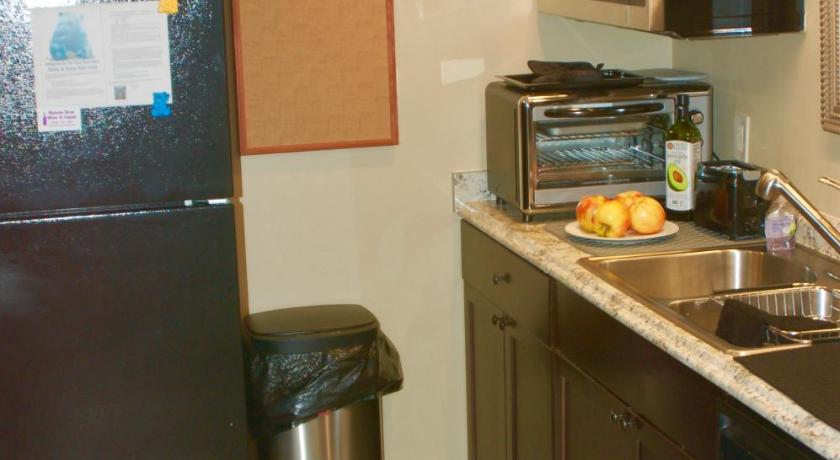 Denver Denver Blue Bear Den 3BR 2BA & Spa 5-Star Accommodation restaurant