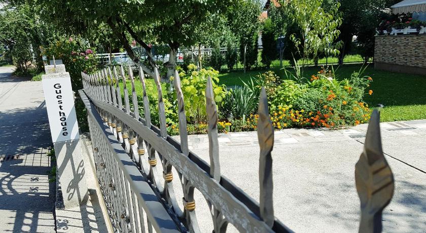 Guesthouse Relax and Fly Sarajevo — Hotel in Sarajevo