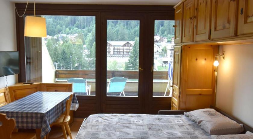 Image of Apartment with Balcony 5