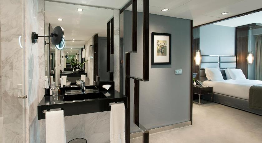 Фото: Семейный люкс (для 2 взрослых и 2 детей) (Family Suite (2 Adults + 2 Children)) 3