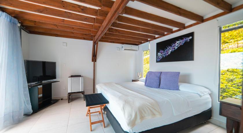 Image of Five-Bedroom House 1