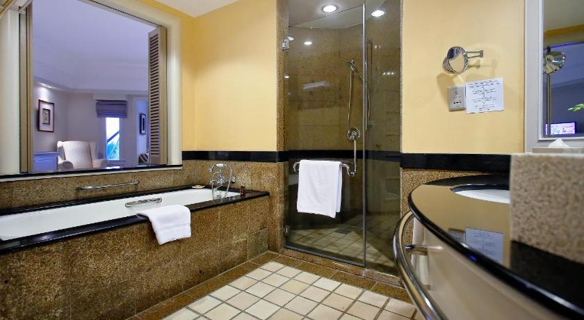 Image of Deluxe Garden View King 8