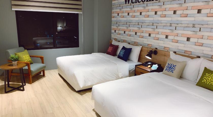 Image of Quadruple Room with Bath 4