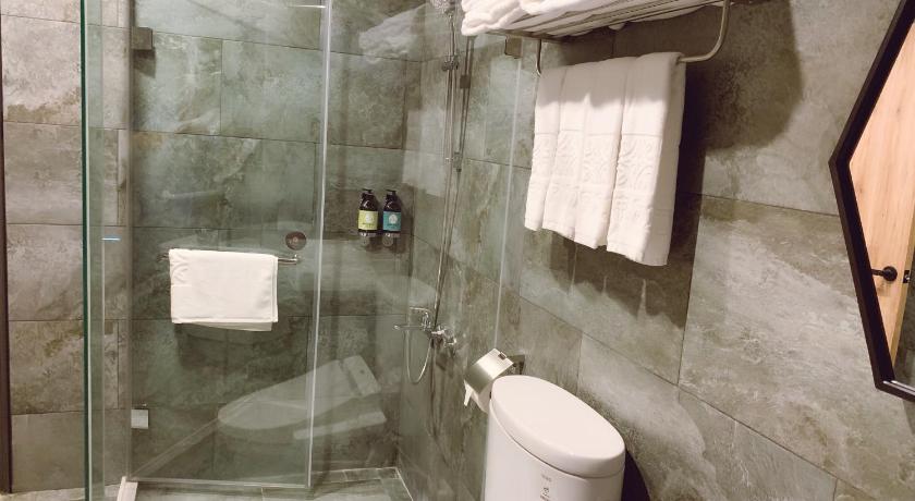 Image of Quadruple Room with Bath 7
