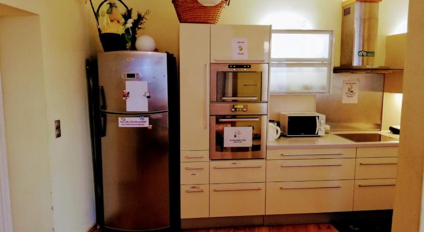 Imagen de Cama individual en dormitorio mixto compartido de 12 camas (Single Bed in 12-Bed Mixed Dormitory Room) 7