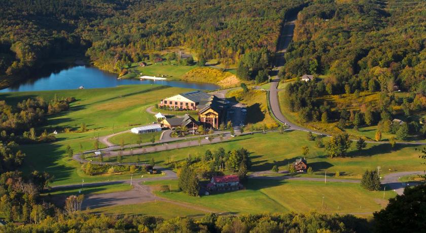 Hope Lake Lodge & Indoor Waterpark