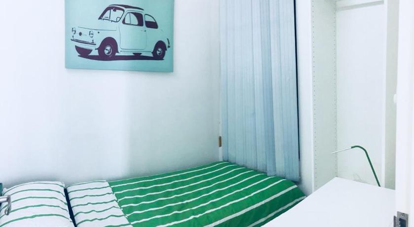 Conezion IOI Putrajaya (Rustic Suite, 3 Bedrooms, 2 Baths, WiFi, Pool & City View) by MRK photo