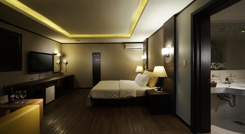 Image of Deluxe Double Room - No Parking 6
