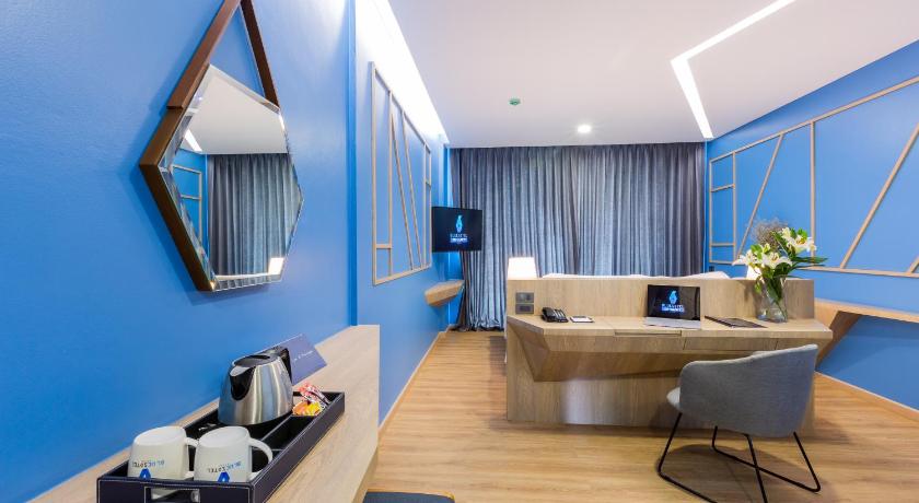 Image of Premier Garden View Room 6