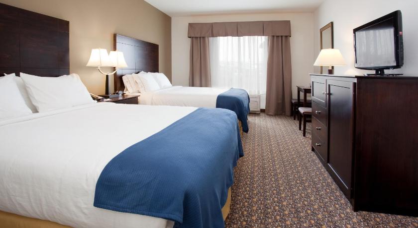 Holiday Inn Express Hotel & Suites Lander