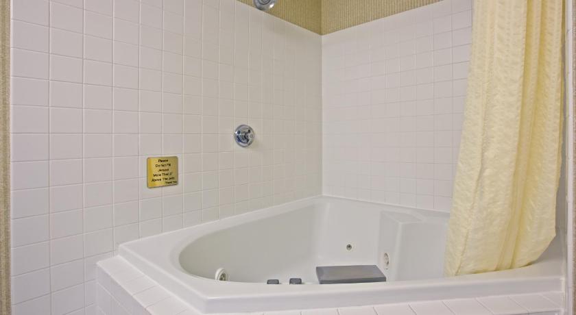 Quality Inn West Chester photo