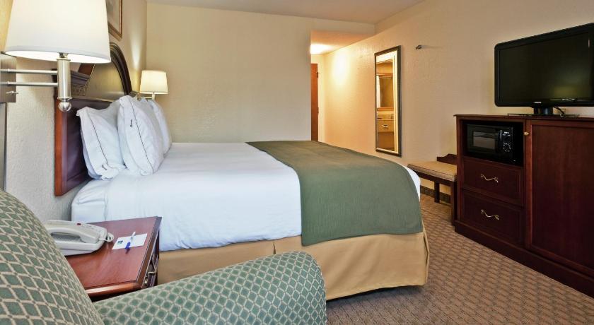 Holiday Inn Express Hotel & Suites Kimball