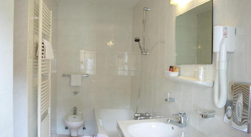 Hotel Dolomiti Madonna photo