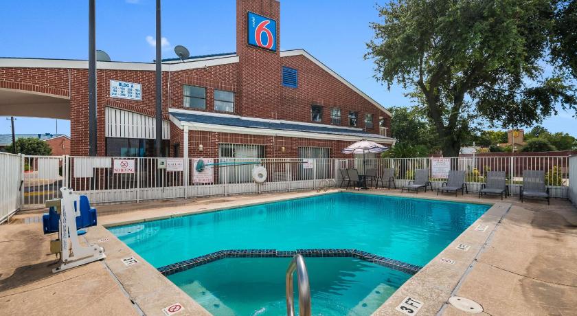 Motel 6-Houston, TX - Brookhollow