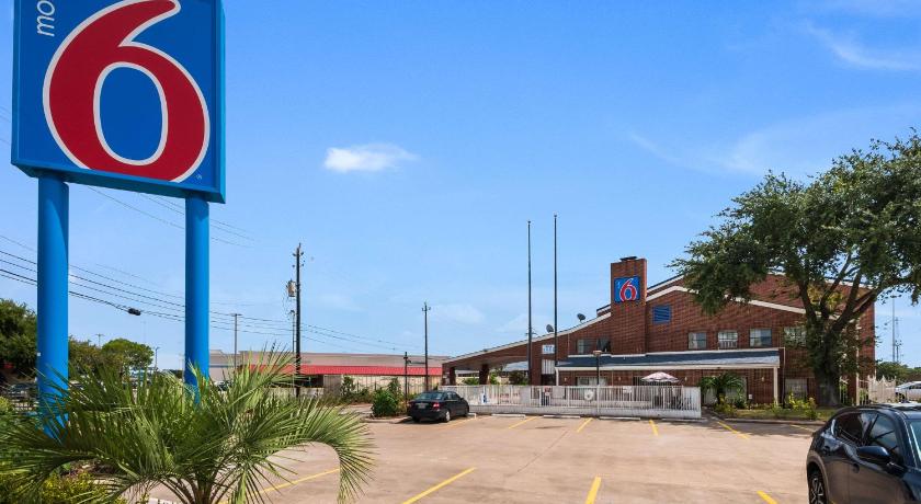 Motel 6-Houston, TX - Brookhollow