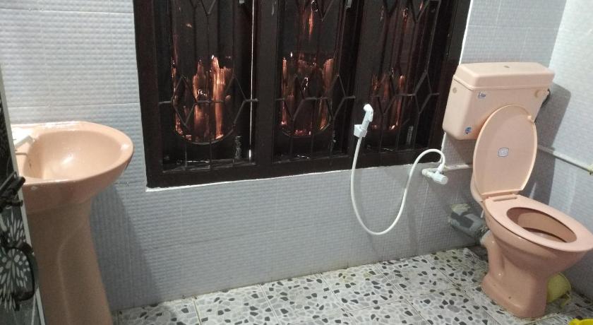 Dekapara Airport Guest House photo