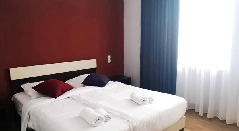 Hotel Hills photo