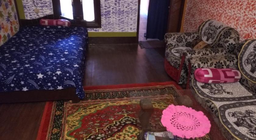 Dekapara Airport Guest House photo