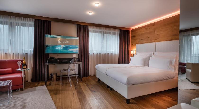 Image of Junior Suite 3