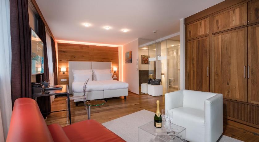 Image of Junior Suite 1