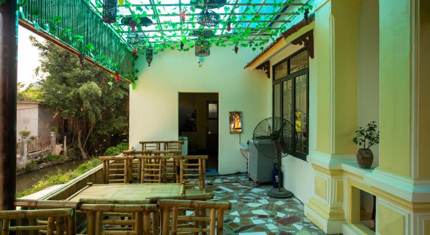Hang Mua Central Homestay - image 8