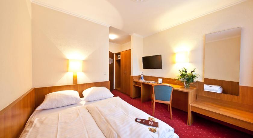 Hotel Primus Frankfurt Sachsenhausen photo
