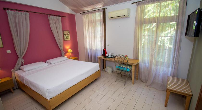 Elia Portou Rooms