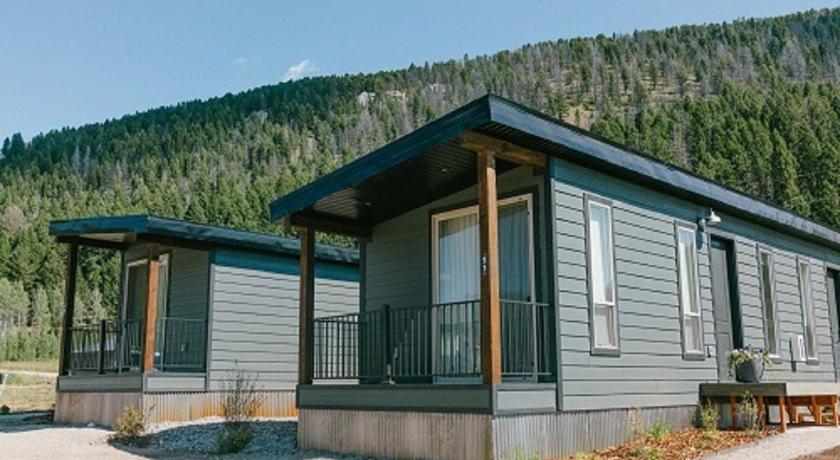 Terra Nova Cabins photo