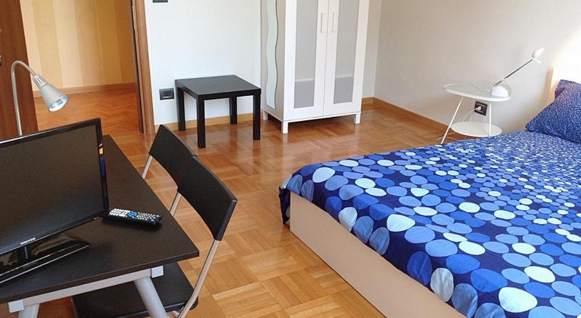 Image of Double Room with Shared Bathroom 3