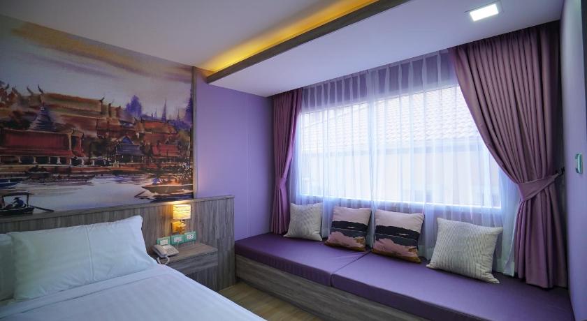 バンコク THE QUBE FIFTY HOTEL 3つ星 ホテル ロビー