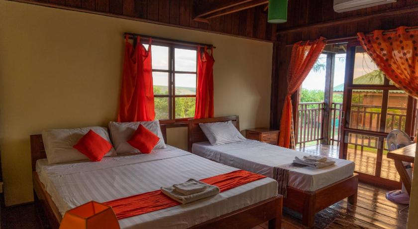 Szoba 2 külön ággyal - erkéllyel (Twin Room with Balcony) fotója 5
