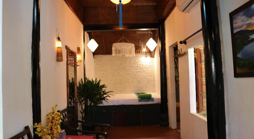 Image of Double Room - Air Conditioning 6