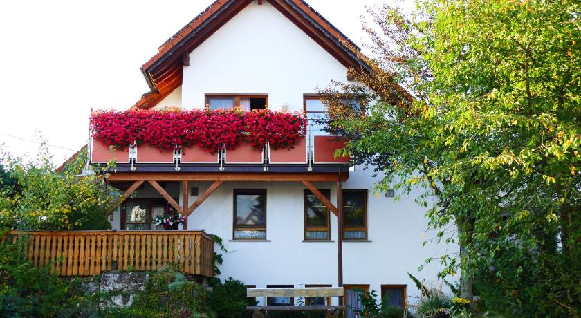 Gastezimmer Schanz-Hilbel — Hotel in Burladingen