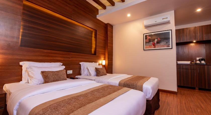 Image of Deluxe King Room 10