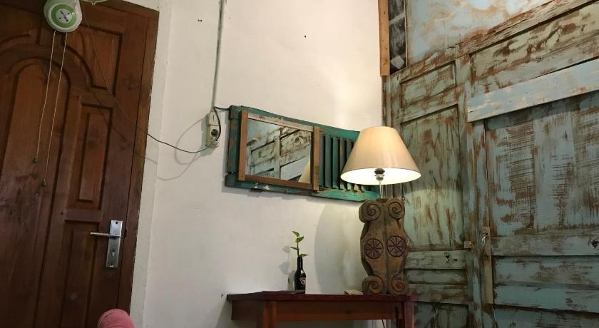 Image of Single Room with Shared Bathroom 0