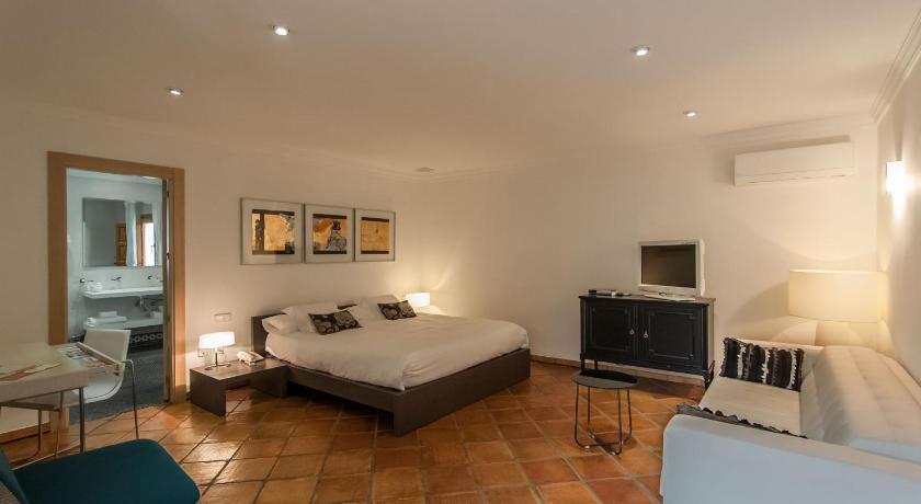 Image of Superior Double Room 4