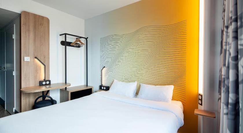 B&B HOTEL Paris Porte des Lilas photo