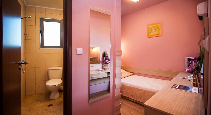 Expo Hotel photo