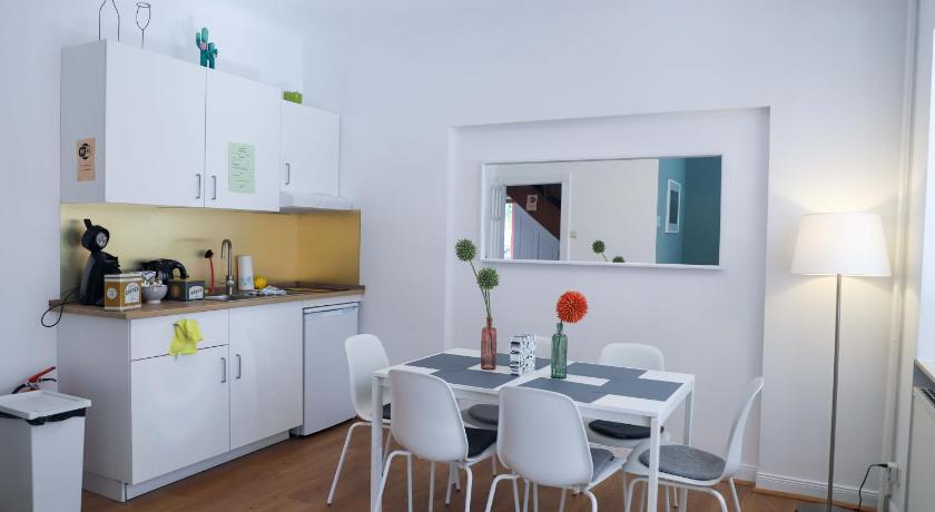 The garden flat photo